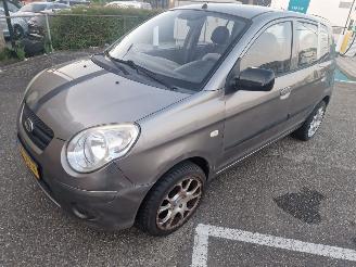 Kia Picanto 1.0 X PECT picture 3