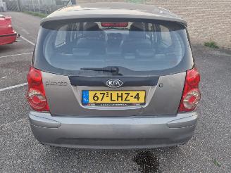 Kia Picanto 1.0 X PECT picture 4