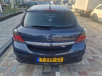 Opel Astra 1.4 gtc picture 4