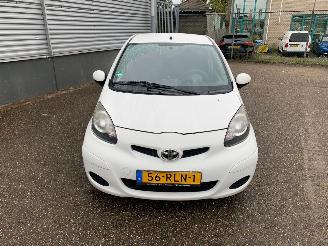 Vaurioauto  passenger cars Toyota Aygo comfort navigator 2011/6