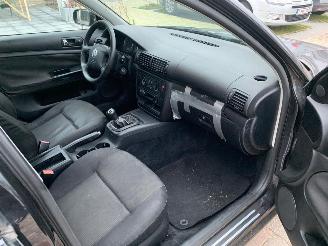 Volkswagen Passat 1.6 trendline picture 14