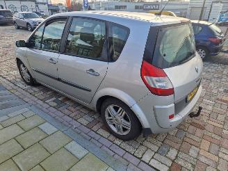 Renault Scenic 2.0 16v privilege luxe AUTOMAAT picture 5