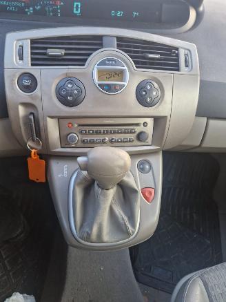 Renault Scenic 2.0 16v privilege luxe AUTOMAAT picture 14