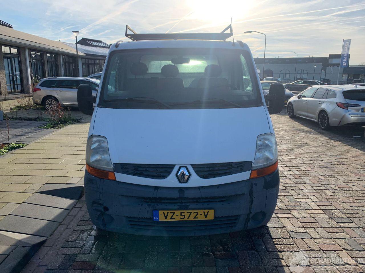 Renault Master T28 2.5 DCI