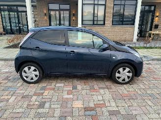 Toyota Aygo 1.0 vvt-i x nav picture 9