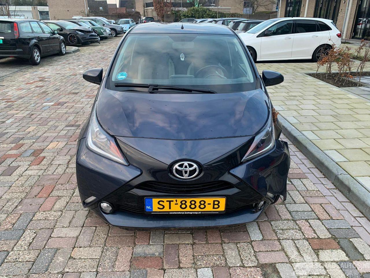 Toyota Aygo 1.0 vvt-i x nav