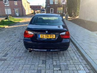 BMW 3-serie 318i high executive picture 4