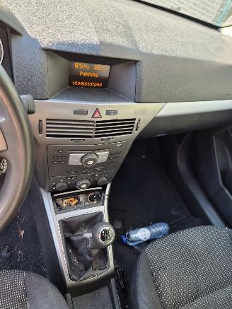Opel Astra 1.6 EDITION picture 18