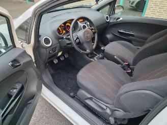 Opel Corsa 1.4 16v color edition picture 10