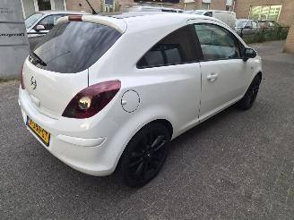 Opel Corsa 1.4 16v color edition picture 6