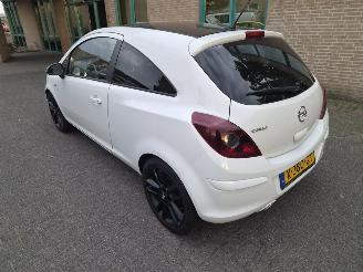 Opel Corsa 1.4 16v color edition picture 5
