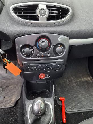 Renault Clio 1.2 collection picture 14