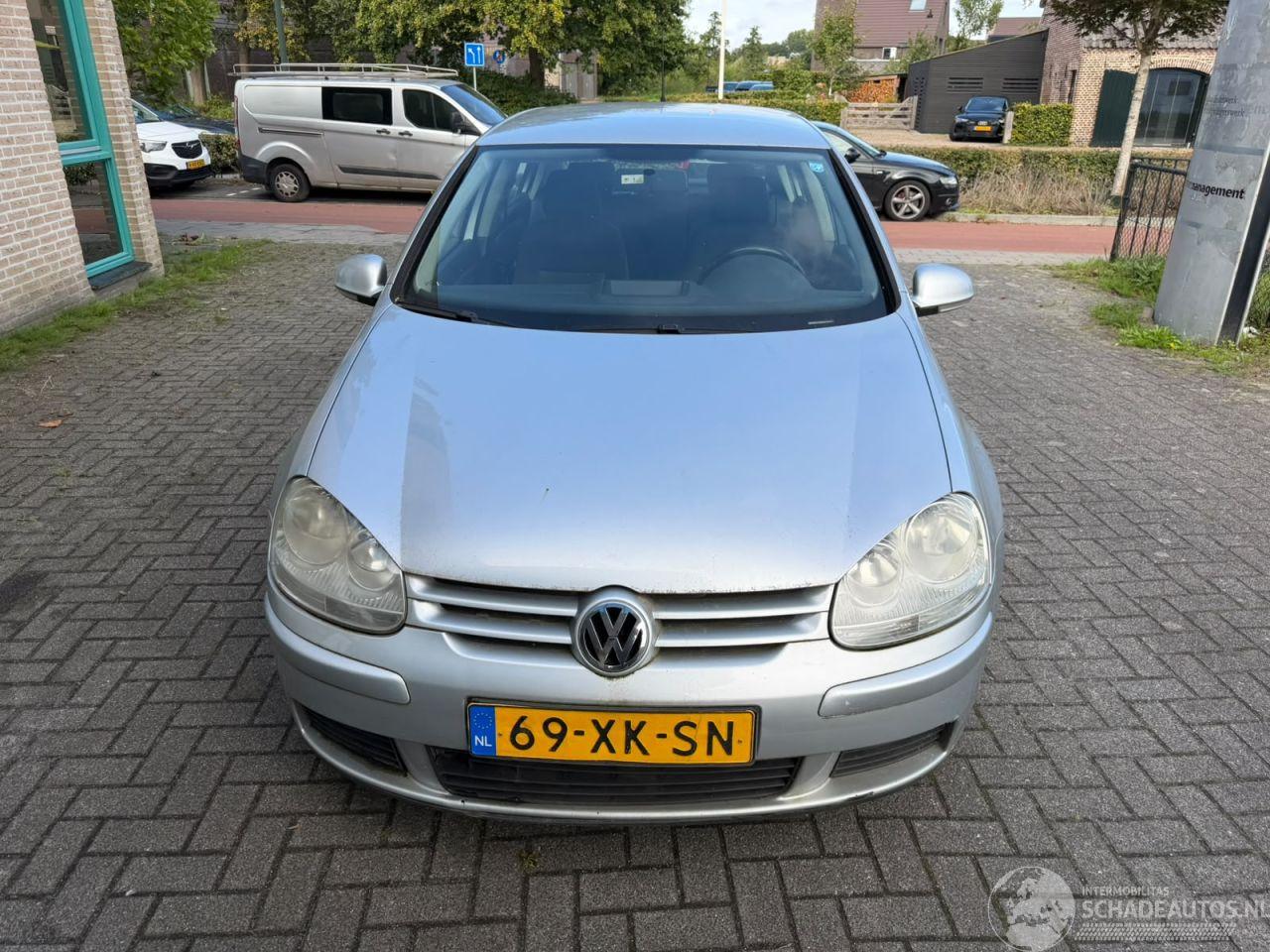 Volkswagen Golf 1.6 FSI