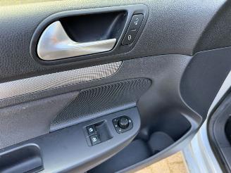 Volkswagen Golf 1.6 FSI picture 16