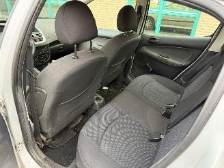 Peugeot 206+ 1.1 XR picture 13