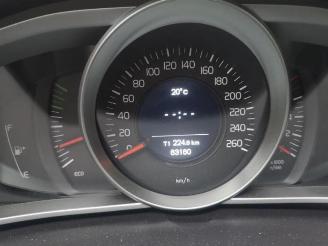 Volvo V-40  picture 11