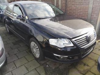 Coche siniestrado Volkswagen Passat Passat (3C2), Sedan, 2005 / 2010 2.0 TDI 140 2006/5