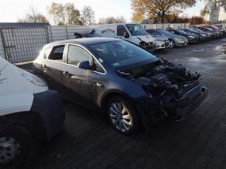 Opel Astra Astra J (PC6/PD6/PE6/PF6), Hatchback 5-drs, 2009 / 2015 1.4 Turbo 16V picture 2