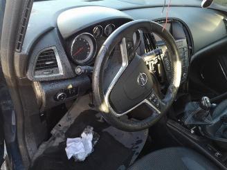 Opel Astra Astra J (PC6/PD6/PE6/PF6), Hatchback 5-drs, 2009 / 2015 1.4 Turbo 16V picture 8