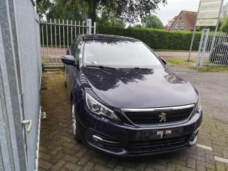 Peugeot 308 308 (L3/L8/LB/LH/LP), Hatchback 5-drs, 2013 / 2021 1.5 BlueHDi 130 picture 2