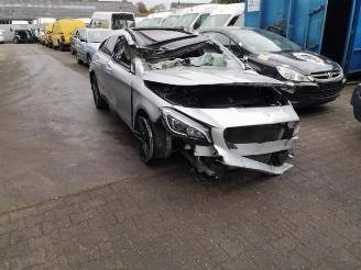 Coche siniestrado Mercedes Cla-klasse CLA Shooting Brake (117.9), Combi, 2015 / 2019 1.6 CLA-200 16V 2017