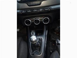 Alfa Romeo Giulietta Giulietta (940), Hatchback, 2010 / 2020 2.0 JTDm 16V 170 picture 7