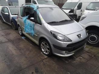 Sloopauto Peugeot 1007 1007 (KM), Hatchback 3-drs, 2004 / 2011 1.6 GTI,Gentry 16V 2006/8