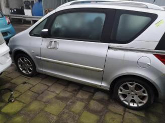 Peugeot 1007 1007 (KM), Hatchback 3-drs, 2004 / 2011 1.6 GTI,Gentry 16V picture 5