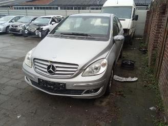 Damaged car Mercedes B-klasse B (W245), Hatchback, 2005 / 2011 2.0 B-200 16V 2006