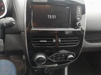 Autoverwertung Renault Clio Clio IV Estate/Grandtour (7R), Combi 5-drs, 2012 / 2021 0.9 Energy TCE 90 12V 2016/6