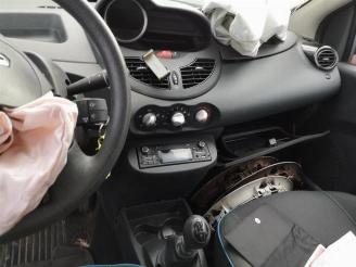 Renault Twingo Twingo II (CN), Hatchback 3-drs, 2007 / 2014 1.2 16V picture 8