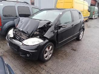 Vrakbiler auto Mercedes A-klasse A (W169), Hatchback, 2004 / 2012 2.0 A-200 Turbo 2005/2
