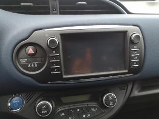 Toyota Yaris Yaris III (P13), Hatchback, 2010 / 2020 1.5 16V Hybrid picture 12