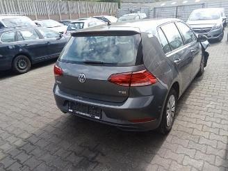 krockskadad bil auto Volkswagen Golf Golf VII (AUA), Hatchback, 2012 / 2021 1.0 TSI 12V 2017