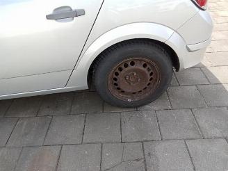 Opel Astra Astra H (L48), Hatchback 5-drs, 2004 / 2010 1.4 16V Twinport picture 8