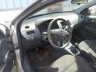 Opel Astra Astra H (L48), Hatchback 5-drs, 2004 / 2010 1.4 16V Twinport picture 13