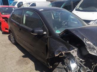 Salvage car Volkswagen Polo Polo IV (9N1/2/3), Hatchback, 2001 / 2012 1.4 16V 2008