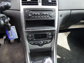 Peugeot 307 2.0 HDI 16V picture 8