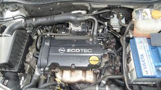 Opel Astra 04-10 picture 15