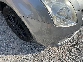 Suzuki Swift  picture 2