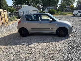 Suzuki Swift  picture 3