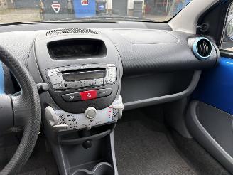 Peugeot 107 1.0-12V Urban Move picture 10