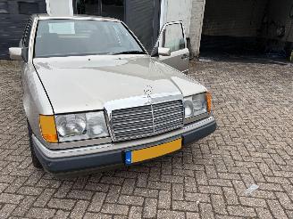 Mercedes 200-serie  picture 16