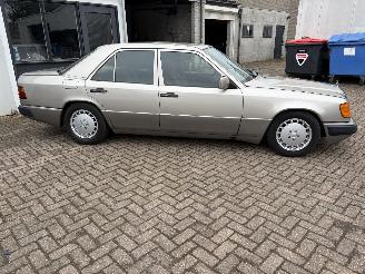 Mercedes 200-serie  picture 3