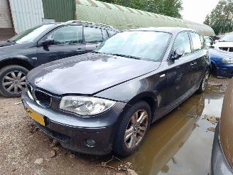 BMW 1-serie 120i picture 1