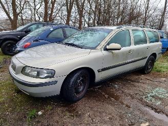 Autoverwertung Volvo V-70 2.4 D5 Geartronic Comfort Line 2002/1