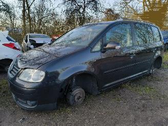 Coche siniestrado Volkswagen Touran 2.0 TDI 2005/5
