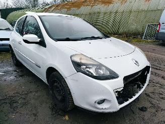 disassembly passenger cars Renault Clio 1.5 dCi Authentique 2011/1