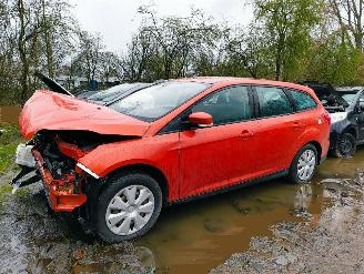 Vrakbiler auto Ford Focus Wagon 1.6 TI-VCT Trend Sport 2011/1