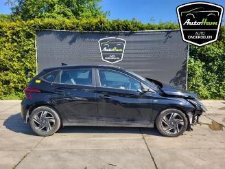 Salvage car Hyundai I-20 i20 (BC3), Hatchback 5-drs, 2020 1.0 T-GDI 100 Mild Hybrid 48V 12V 2022/3